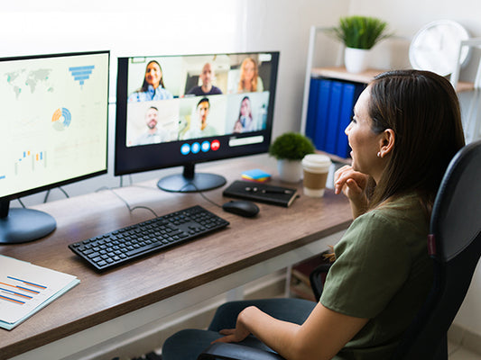 1×1 FÜR OFFICE-SETUPS: WARUM SICH EIN ZWEITER MONITOR LOHNT