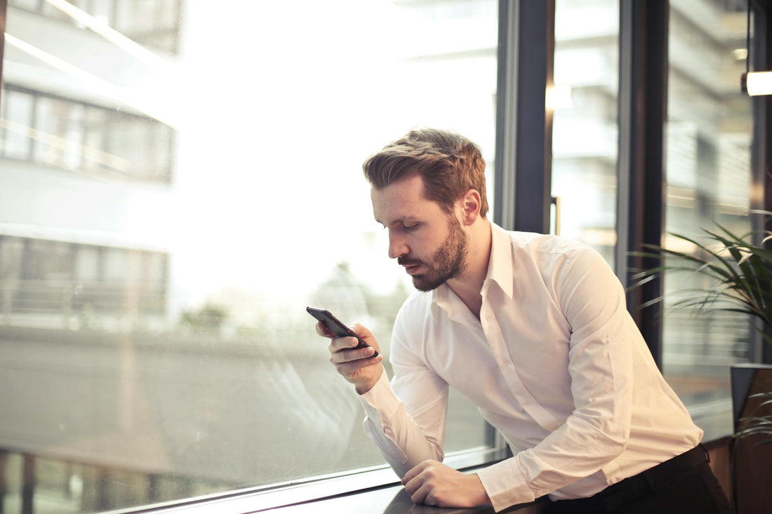 DAS KI-SMARTPHONE: WIE KÜNSTLICHE INTELLIGENZ UNSERE MOBILGERÄTE VERÄNDERT