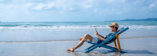 ELEKTRONIK IM URLAUB: TIPPS ZU STECKDOSEN, ROAMING UND MEHR