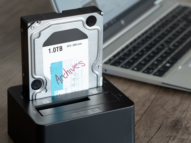 DOCKINGSTATIONEN FÜR HDDs UND SSDs: UNGEMEIN PRAKTISCH