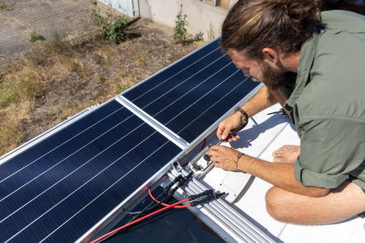 SOLARANLAGE KABEL VERLEGEN: DIE BESTEN TIPPS FÜR EINE SICHERE INSTALLATION